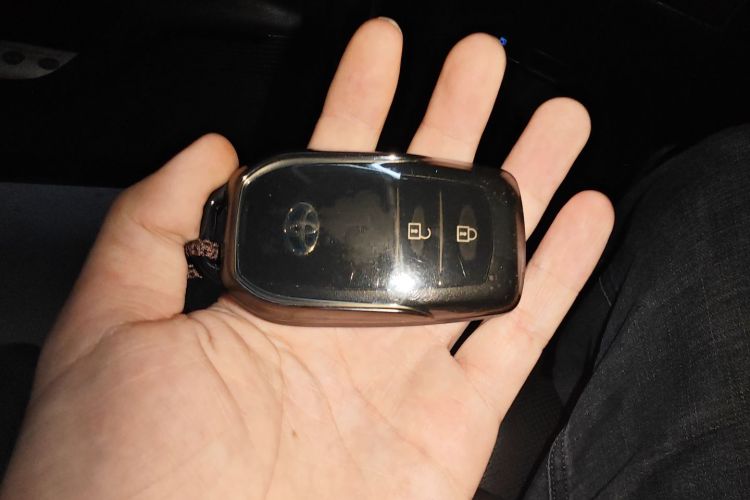 丰田 凌放HARRIER 2022款 双擎 2.5L CVT两驱豪华版中控内饰11