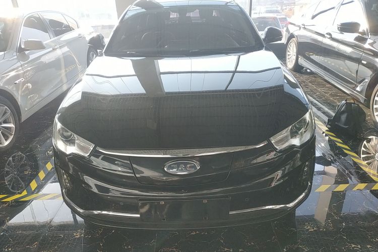 江汽集团 江淮iEVA60 2019款 旗舰型车身外观2