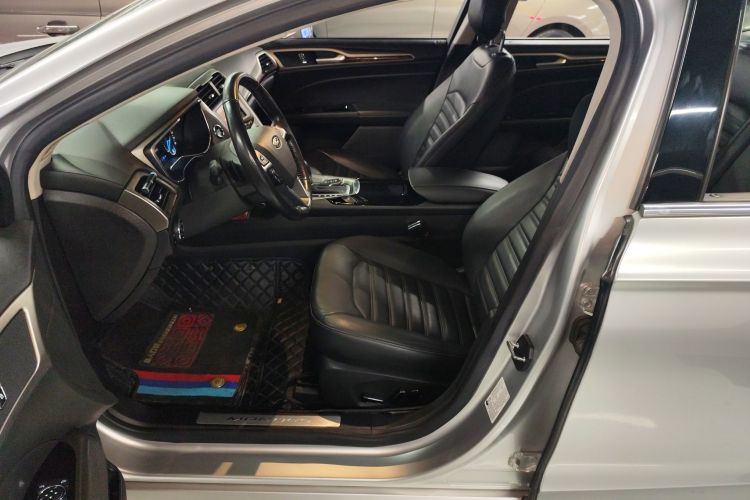 福特 蒙迪欧 2013款 2.0L GTDi200时尚型局部细节19