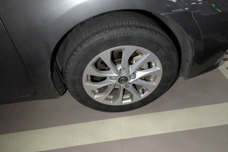 日产 轩逸 2016款 1.6XL 手动豪华版车身外观10