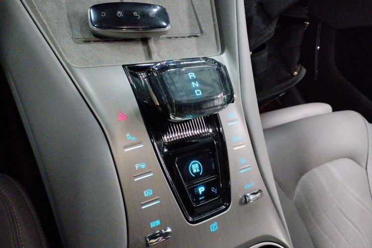 腾势N7 2023款 长续航性能版局部细节18