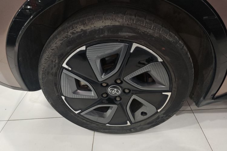 丰田bZ3 2023款 616km 长续航Premium车身外观6008