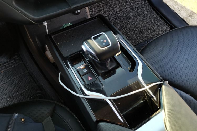 红旗E-QM5 2021款 充电 旗享版中控内饰18