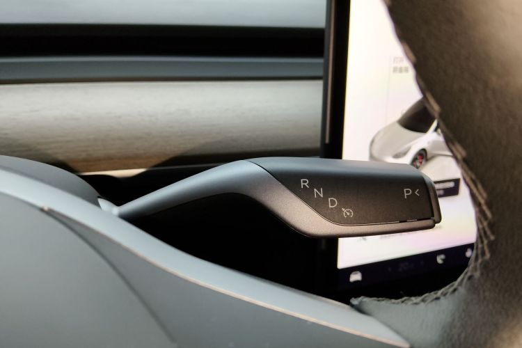 特斯拉 Model 3 2022款 Performance高性能全轮驱动版中控内饰18