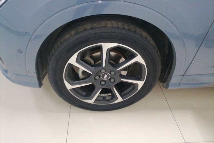 奥迪Q3 2022款 40 TFSI RS套件燃速型车身外观6007