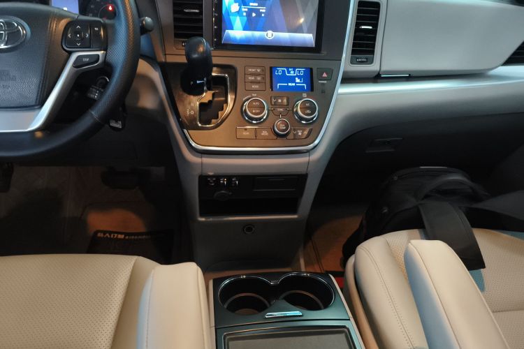 丰田Sienna（平行进口） 中控内饰18