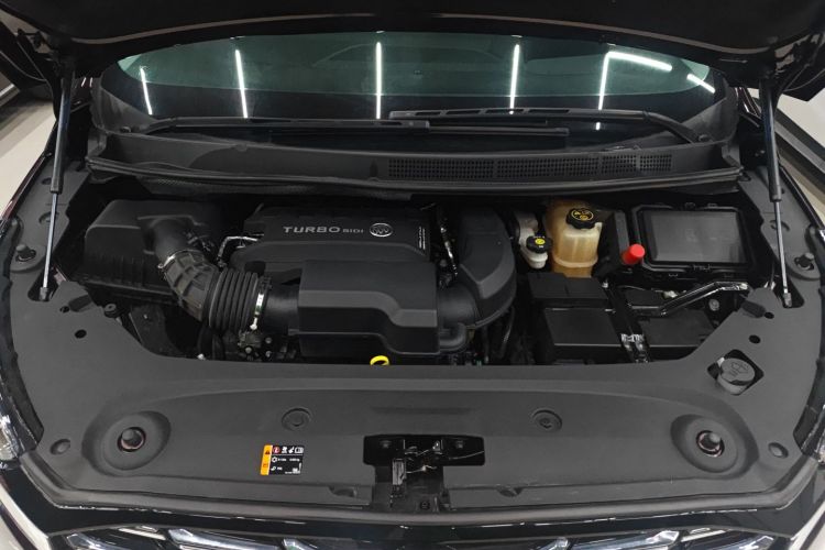 别克GL8 2022款 改款 Avenir艾维亚 六座贤礼版机舱底盘24