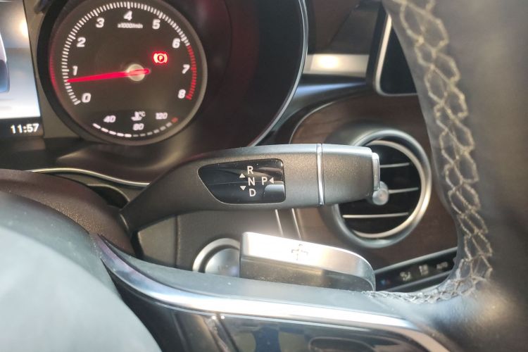 奔驰GLC 2018款 GLC 300 4MATIC 动感型局部细节18