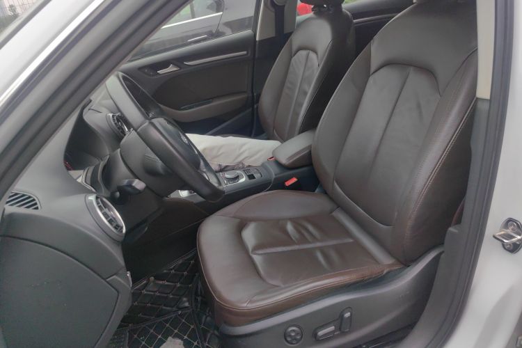 奥迪A3 2015款 Sportback 40 TFSI 自动舒适型中控内饰19