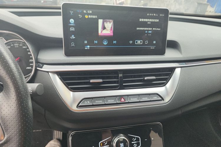 红旗H5 2022款 经典款 改款 1.8T 自动智联旗韵版中控内饰16