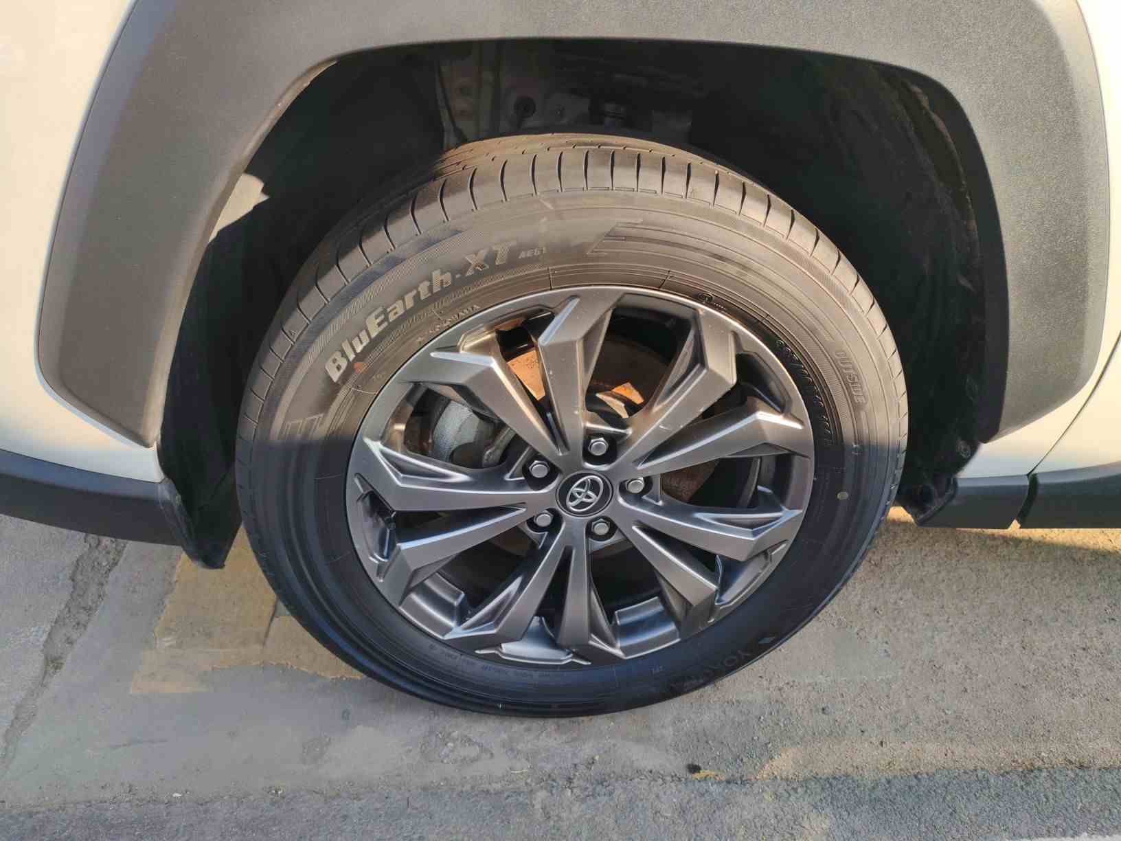 丰田 RAV4荣放 2023款 2.0L CVT四驱探险Plus版(3)