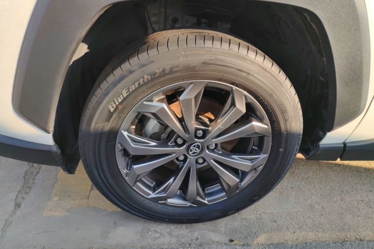 丰田 RAV4荣放 2023款 2.0L CVT四驱探险Plus版车身外观6002