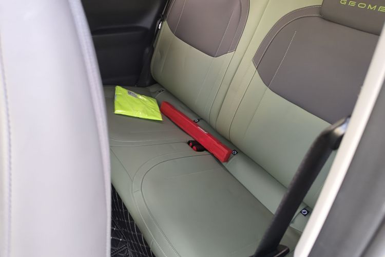 吉利银河 2024款 200km 熊猫骑士中控内饰7004