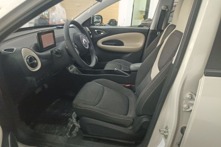 五菱汽车 五菱缤果 2023款 203km 轻享款局部细节19