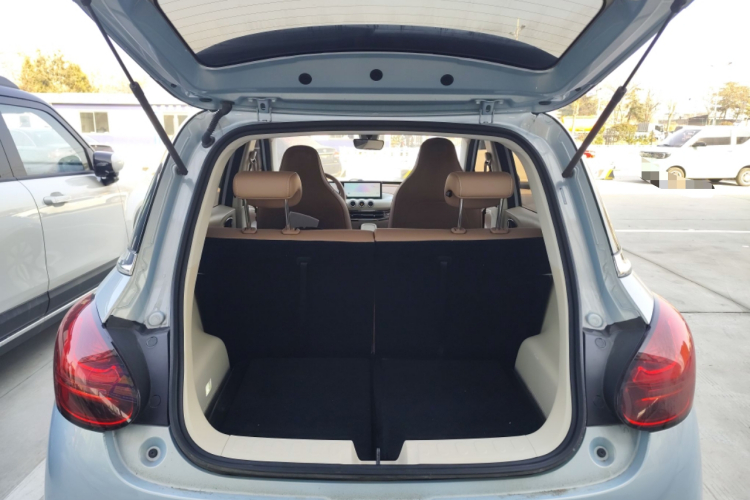 五菱汽车 五菱缤果 2025款 410km 灵犀尊享款机舱底盘23