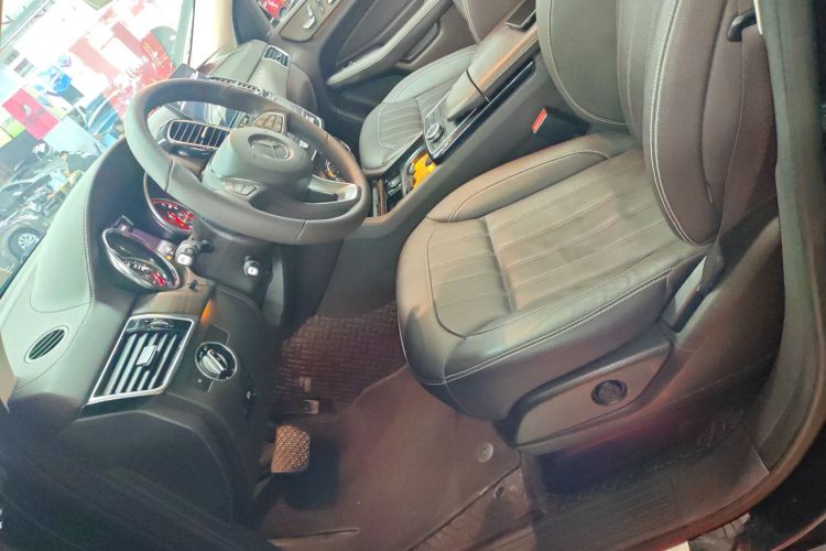 奔驰GLE 2018款 GLE 400 4MATIC 臻藏版中控内饰19