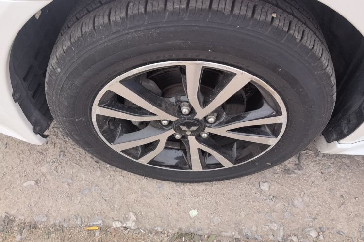 三菱 翼神 2015款 1.8L CVT致尚版 国V车身外观6007