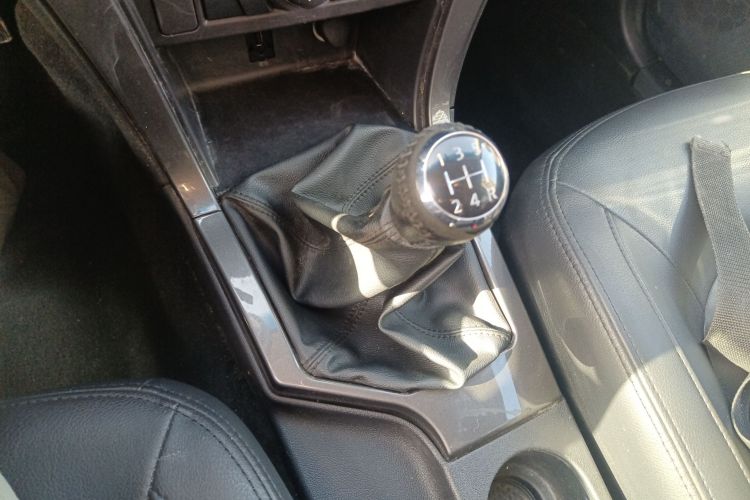 长城 风骏5 2017款 2.4L欧洲版汽油两驱进取型大双排4G69S4N局部细节18