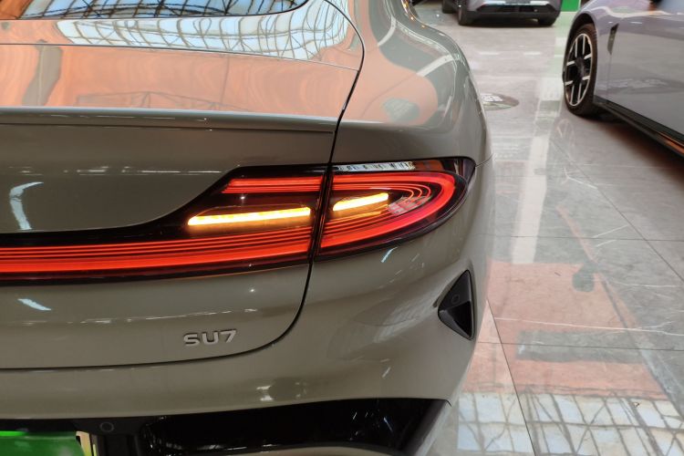 小米汽车 小米SU7 2024款 后驱超长续航高阶智驾Pro版车身外观6006