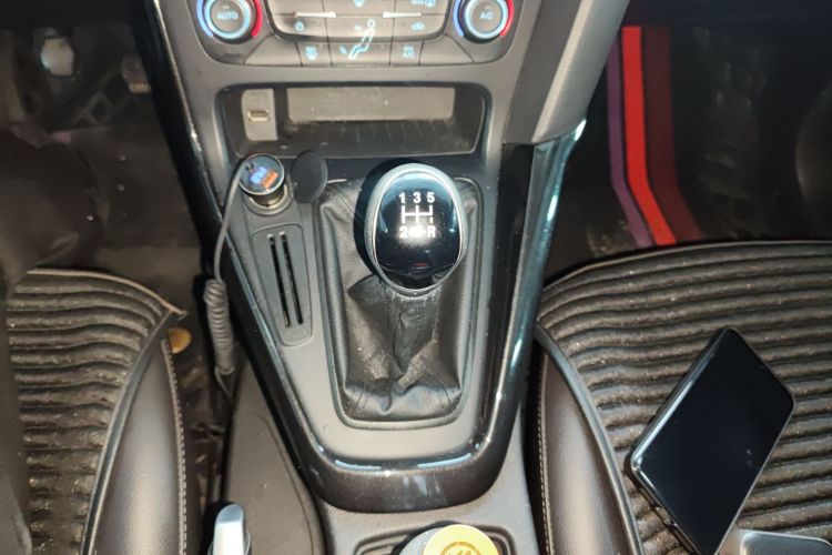 福特 福克斯 2017款 两厢 EcoBoost 125 手动超能风尚型智行版中控内饰18