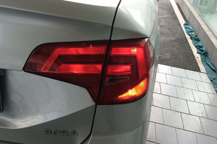 大众 宝来 2018款 1.5L 自动时尚型车身外观9