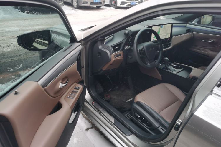 雷克萨斯ES 2025款 300h 臻享版中控内饰20