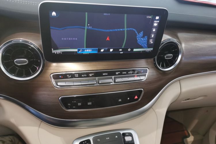 奔驰V级 2022款 V 260 L 长轴距尊贵版中控内饰16