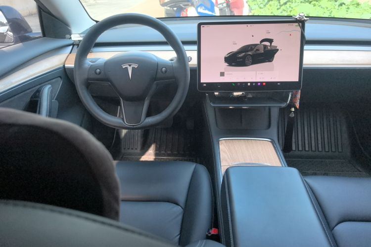 特斯拉 Model 3 2022款 后轮驱动版中控内饰13