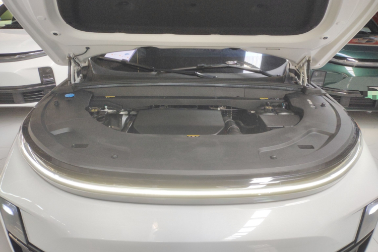 理想汽车 理想L7 2023款 Pro机舱底盘24