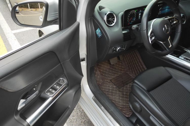 奔驰B级 2020款 B 200 动感型中控内饰20