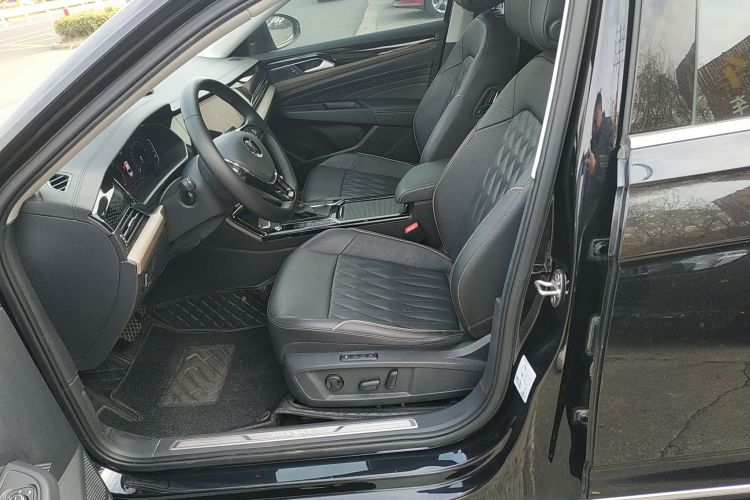 大众 帕萨特 2021款 330TSI 豪华版中控内饰19