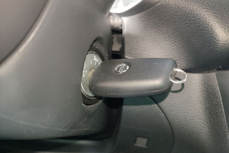 日产 轩逸 2024款 改款二 经典 1.6XE CVT舒适版中控内饰11