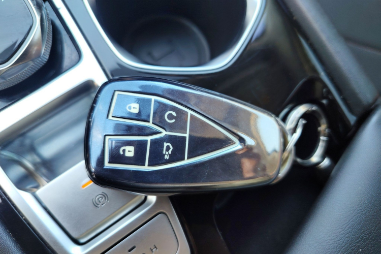 长安 逸动 2022款 PLUS 蓝鲸NE 1.4T GDI DCT尊贵版中控内饰11