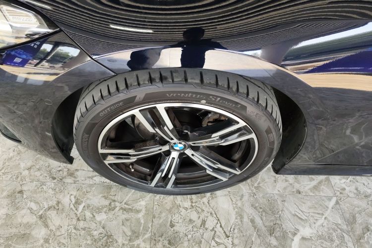 宝马3系 2023款 325i M运动套装车身外观6002