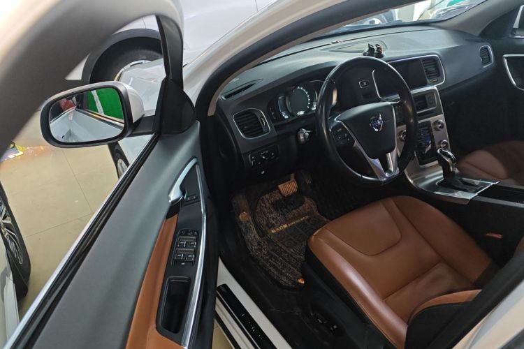 沃尔沃S60 2016款 S60L T4 智远版中控内饰7003