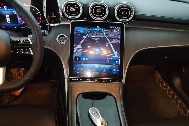 奔驰C级 2023款 C 260 L 运动版中控内饰16