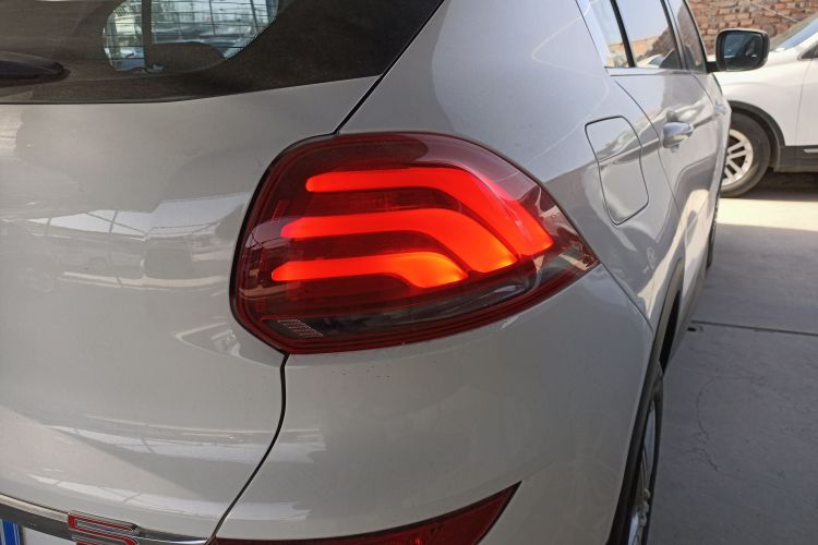 观致5 2018款 改款 1.6T 自动领先型车身外观9