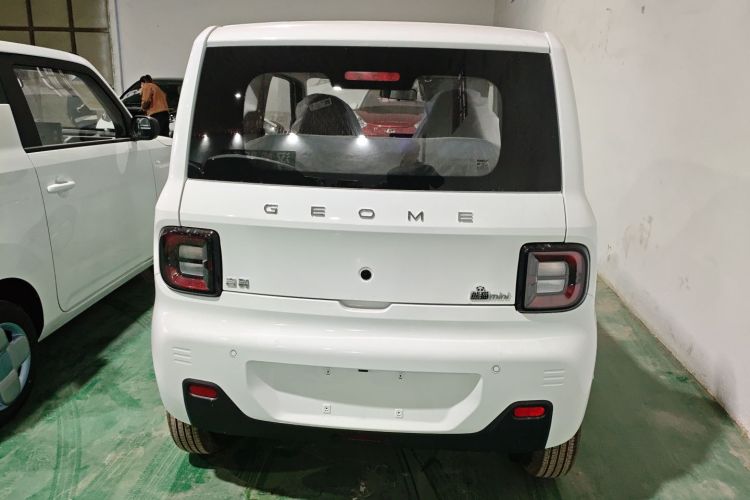 吉利银河 2024款 熊猫mini 200km 耐力熊车身外观6