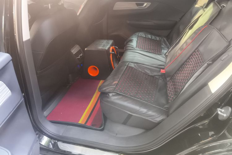 红旗E-QM5 2023款 620km PLUS中控内饰21