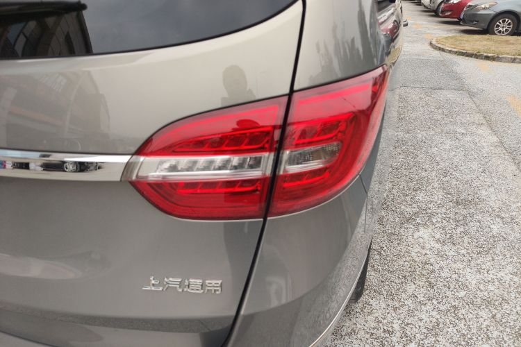 别克GL8 2017款 25S 豪华型 国V车身外观9