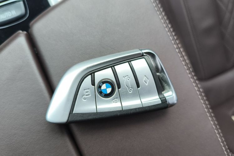 宝马5系新能源 2019款 530Le 豪华套装中控内饰7001