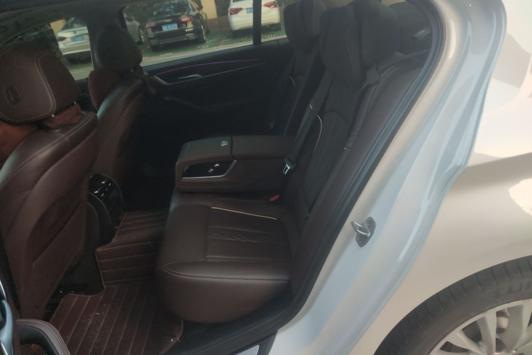 宝马5系 2020款 530Li 领先型 豪华套装中控内饰21