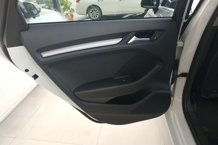奥迪A3 2018款 30周年年型 Sportback 35 TFSI 进取型中控内饰7005