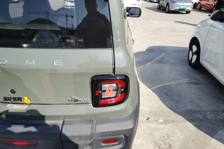 吉利银河 2025款 210km 熊猫骑士车身外观9