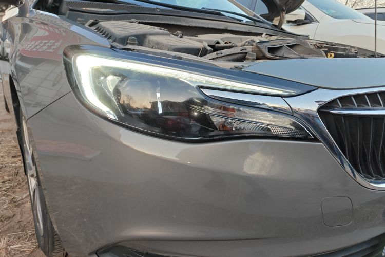 别克 英朗 2018款 18T 自动精英型车身外观8