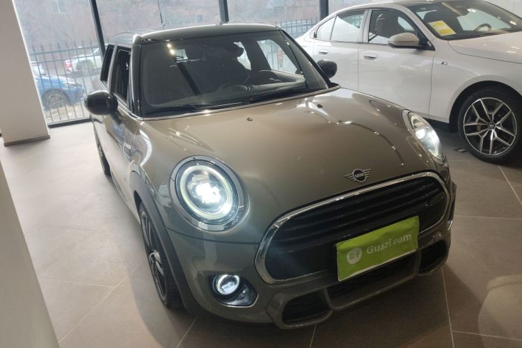 MINI 2019款 1.5T COOPER 赛车手 五门版车身外观3