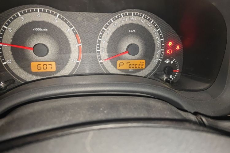 丰田 卡罗拉 2011款 1.6L 自动GL中控内饰15