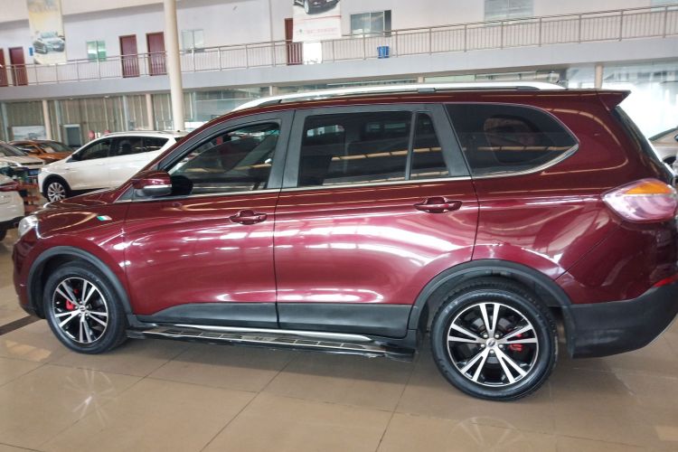 SWM斯威汽车 SWM斯威X7 2016款 1.8L 手动豪华型 7座车身外观4