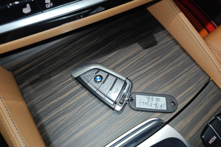 宝马5系 2018款 530Li xDrive 豪华套装中控内饰11