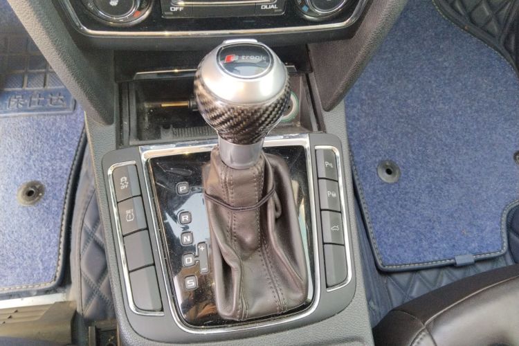 斯柯达 速尊 2014款 2.0TSI L&K限量版中控内饰18